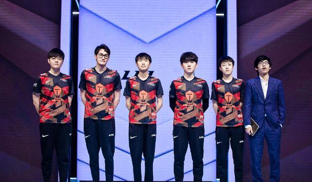 对全球足球 对全球足球