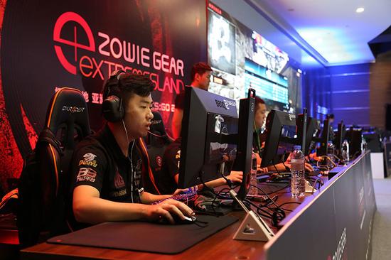 三队同时突 三队同时突