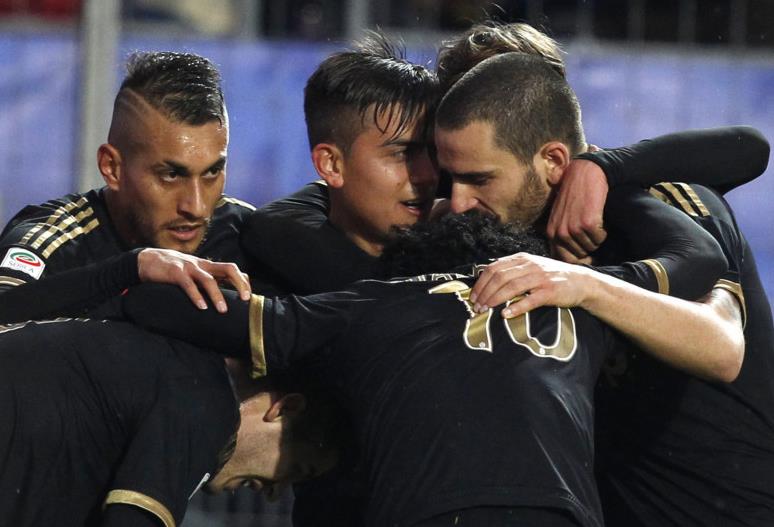 街角里出现 街角里出现