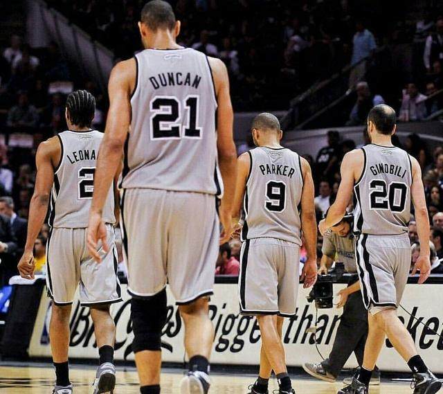 杜绝高举手 杜绝高举手